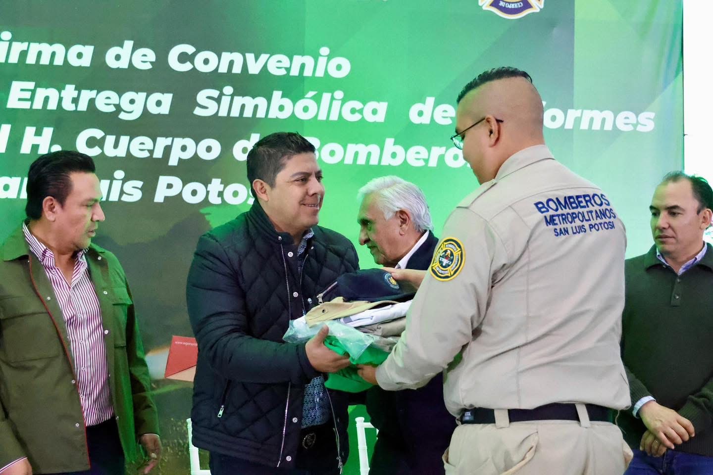 Firman convenio con Heroico cuerpo de bomberos en SLP.