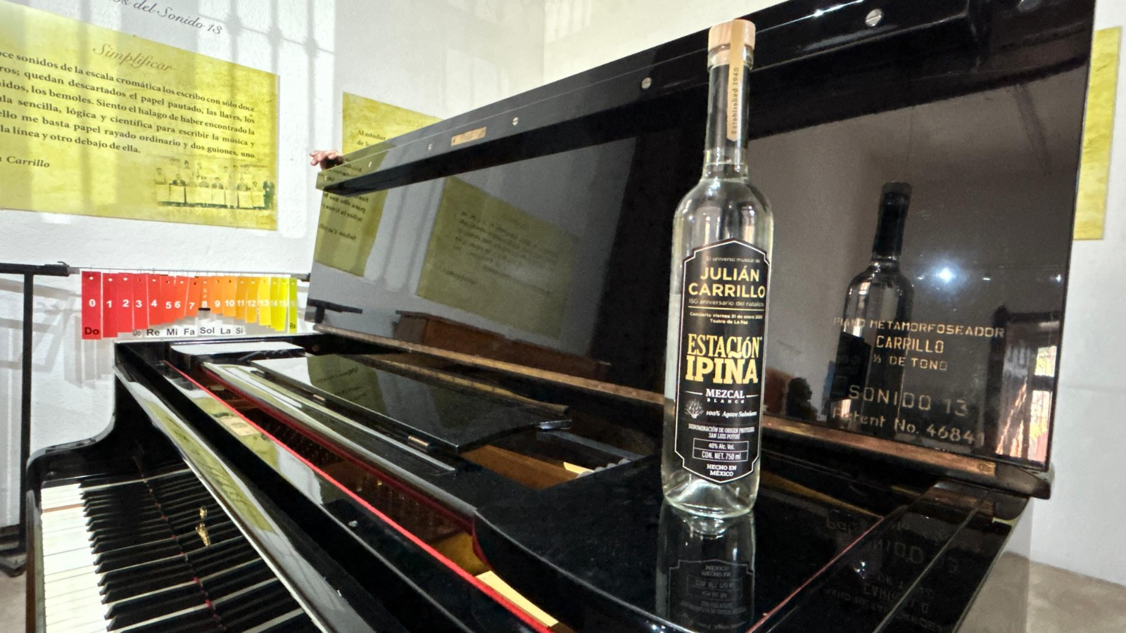 Presentan edición especial de mezcal “El universo musical de Julián Carrillo”.