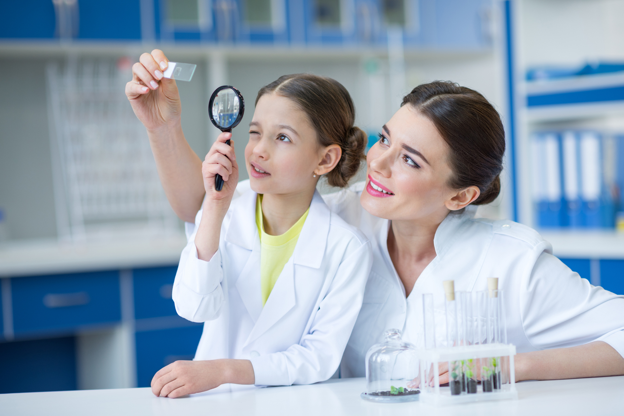 Realiza ejecutivo estatal panel con mujeres pioneras en la ciencia.