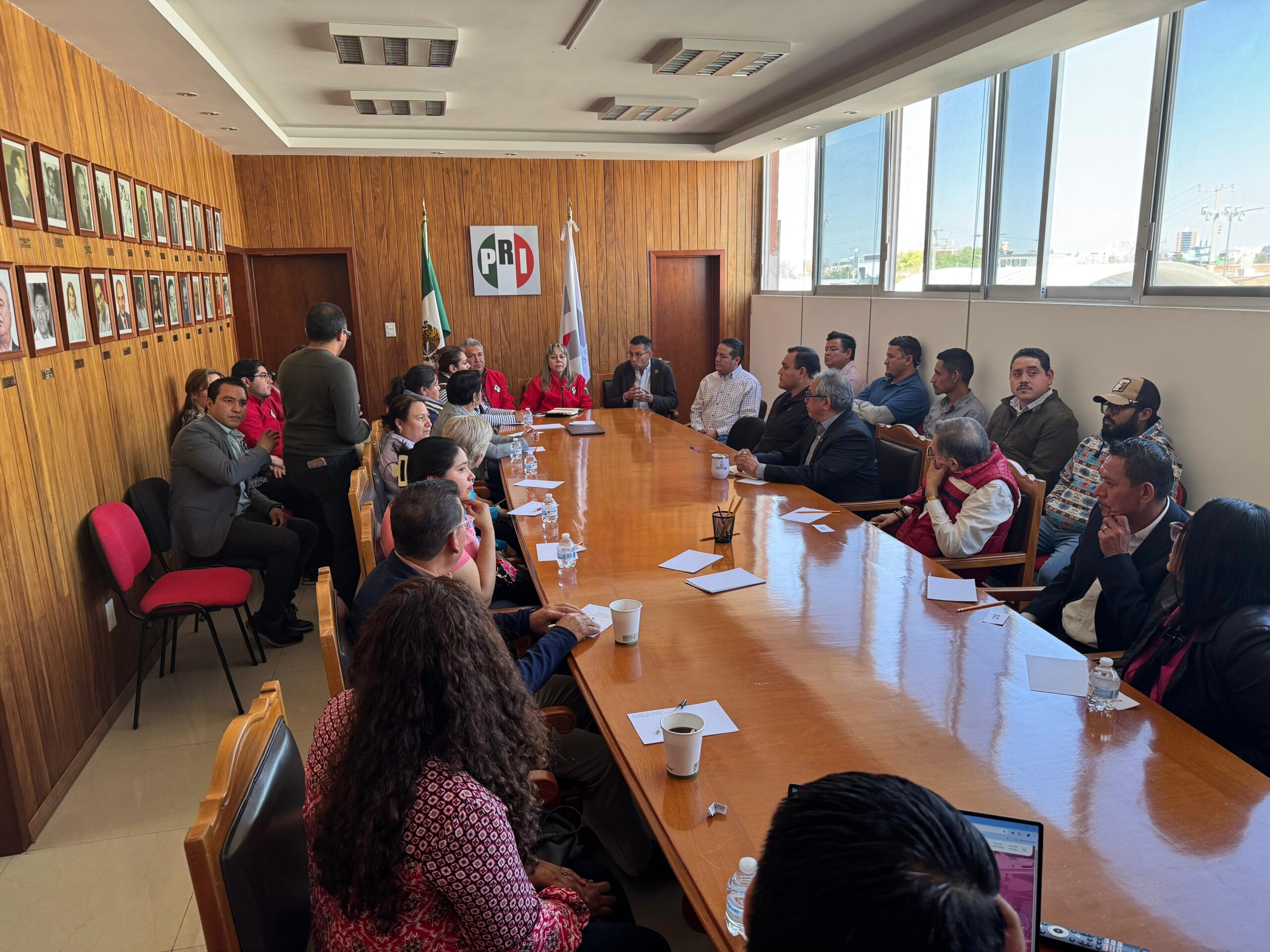 Abanderar las causas de la familia objetivo principal del PRI.