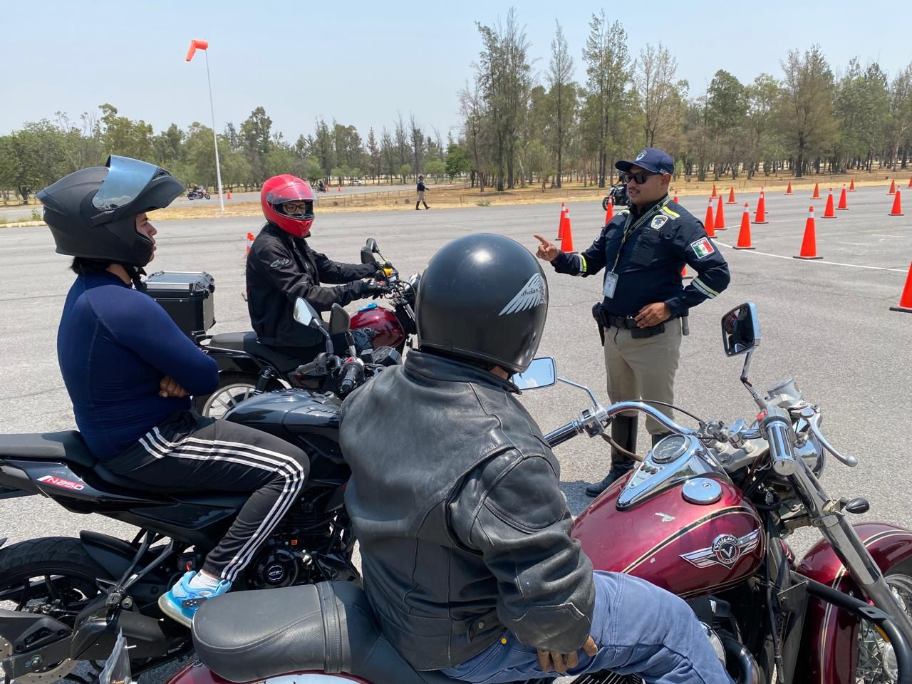 Policía Vial de la Capital invita a curso de conducción segura de motocicleta.