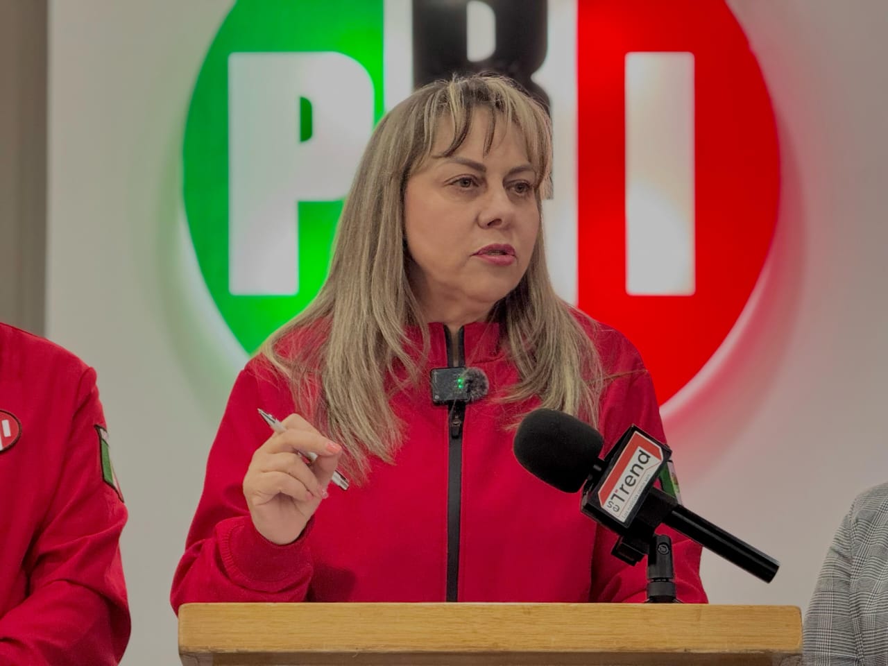 Para impulsar la educación, el Partido Revolucionario Institucional ofrece la Preparatoria.