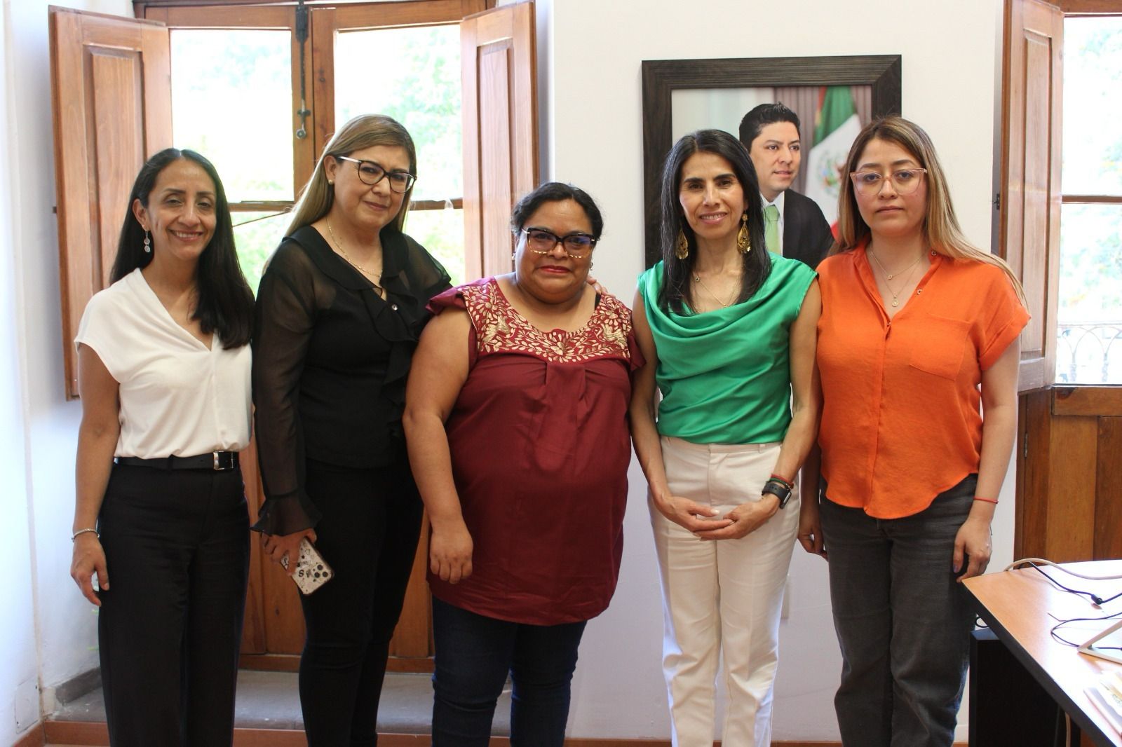 Capacitan a servidores públicos en equidad de género.