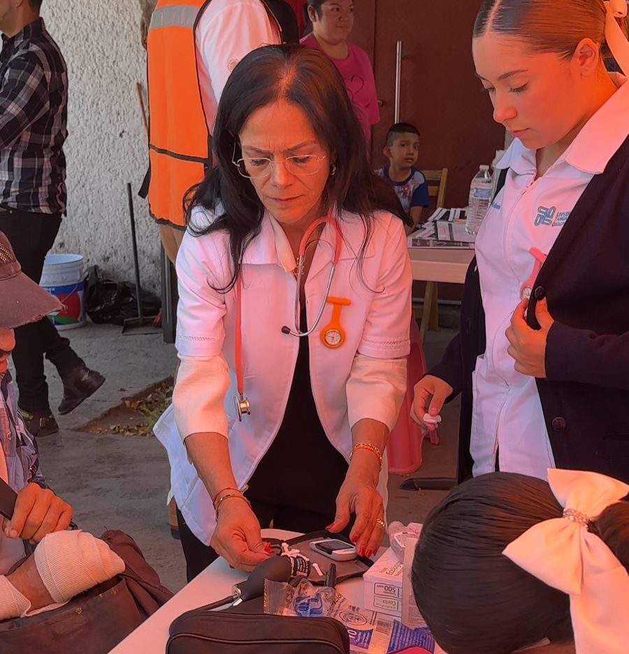 Potosinos sin fácil acceso a centros de salud: Adriana Urbina.