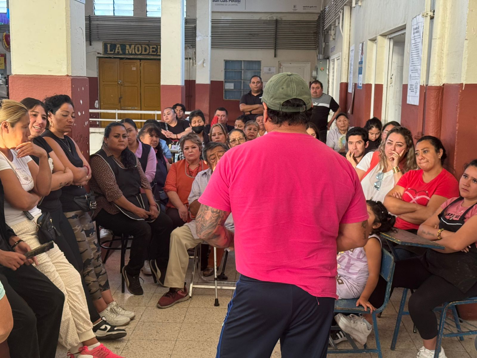 Locatarios respaldan a Carlos Alberto Franco como líder de comerciantes del Mercado Hidalgo.